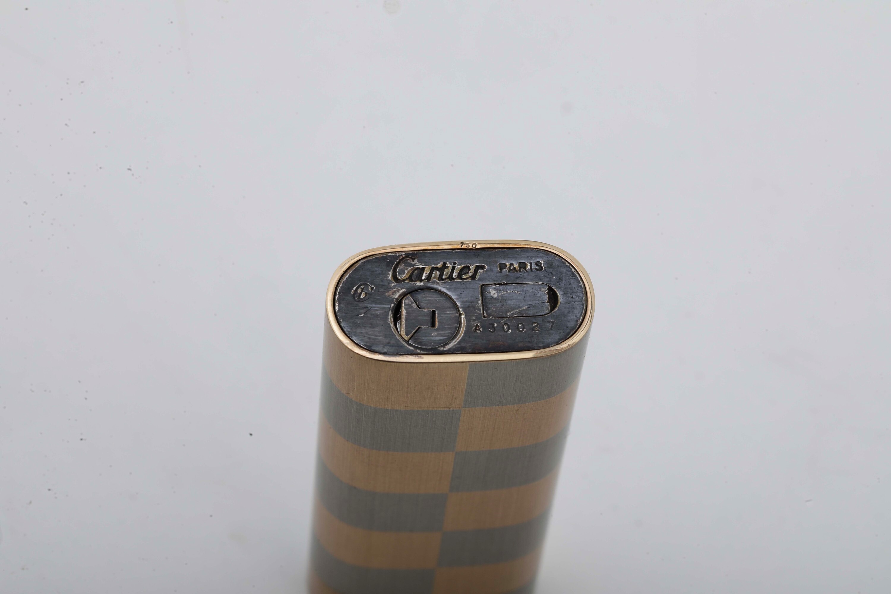 Cartier, Accendino in metallo placcato in oro