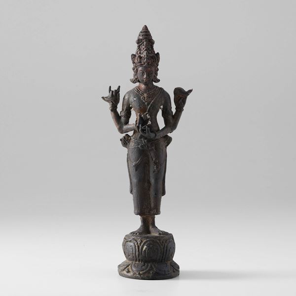 Figura di Buddha in metallo brunito, India, XX secolo