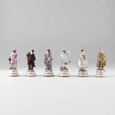 Sei statuine, personaggi della Commedia dell’Arte, porcellana policroma, epoca XX secolo