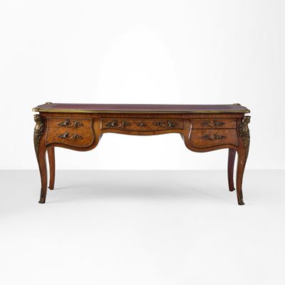 Diplomatica da centro in stile Luigi XV, lastronata in bois de rose (XX secolo)