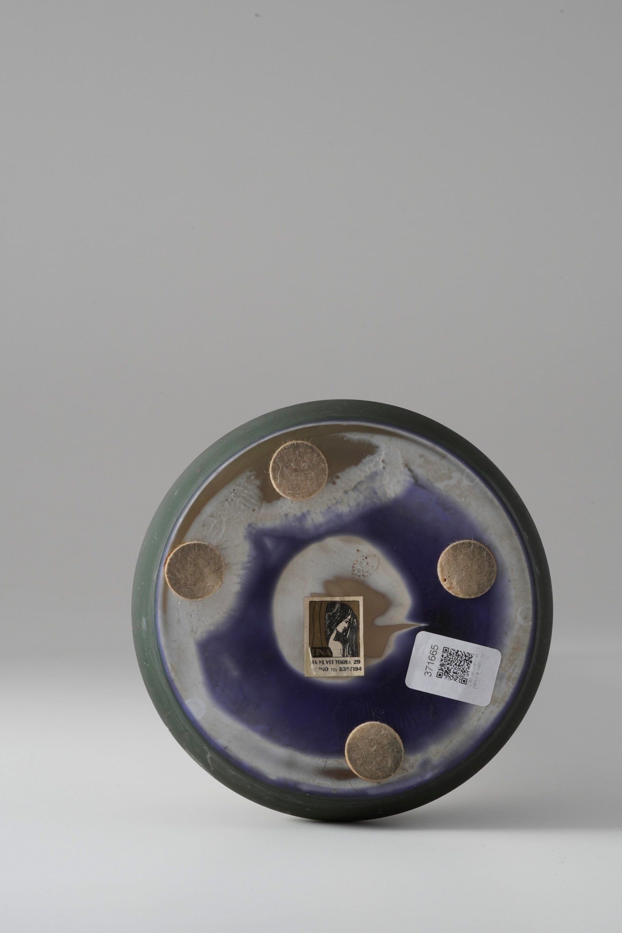 Émile Gallé, Vaso in vetro a cammeo con decoro di clematis lavorato all’acido