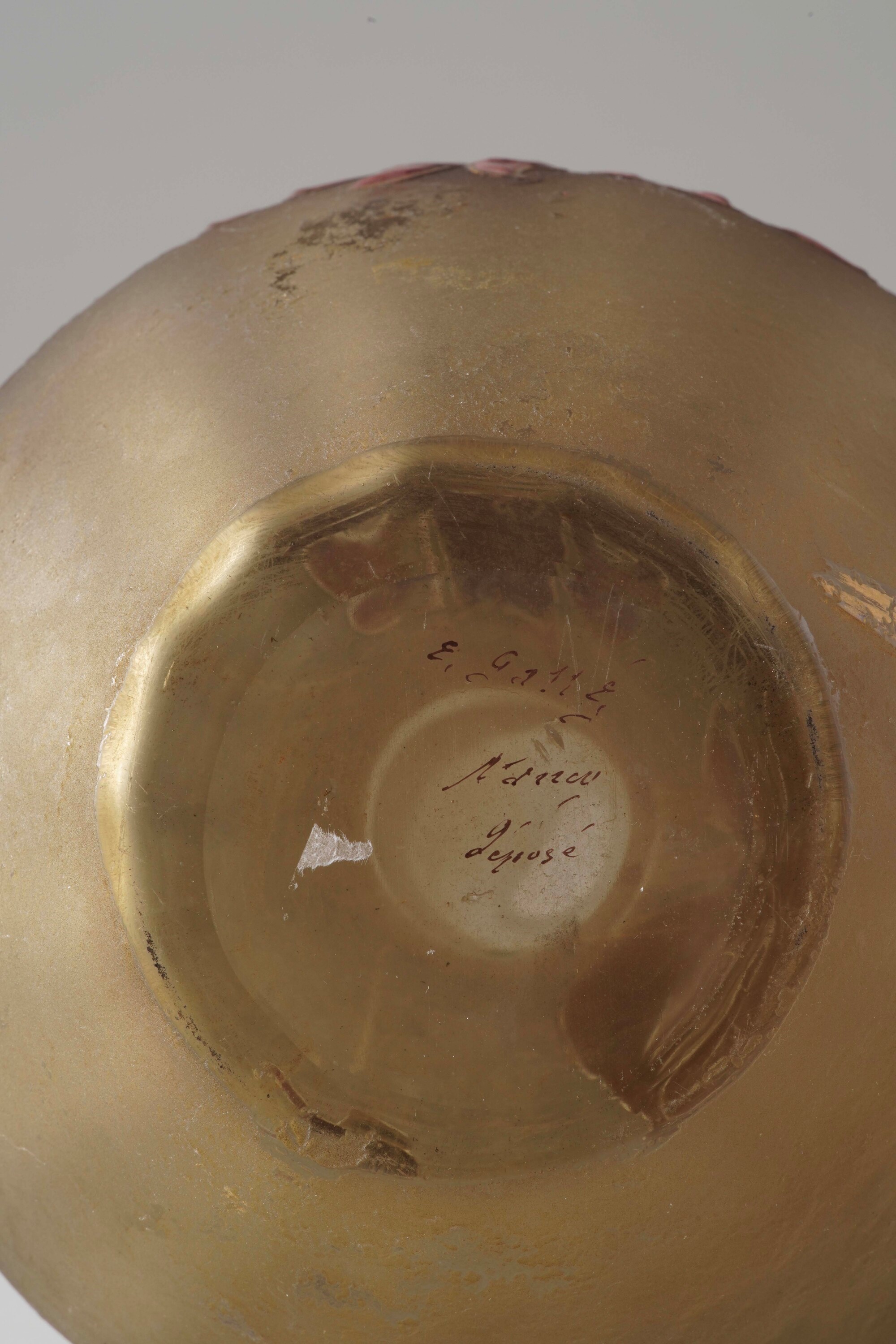 Émile Gallé, Vaso soliflore in vetro acidato con decoro floreale smaltato