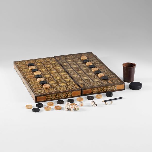 Scatola da gioco intarsiata. Marocco, XX secolo