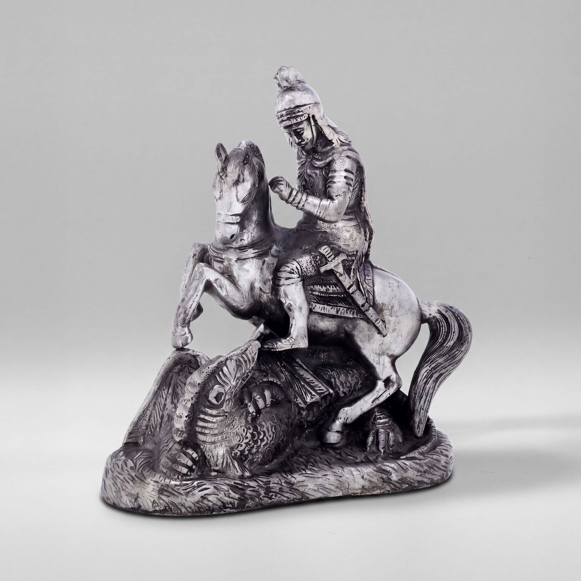 Scultore del XX secolo, San Giorgio e il drago in bronzo argentato