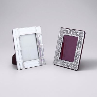 Due cornici portafotografie, argento 925 e metallo argentato, XX secolo