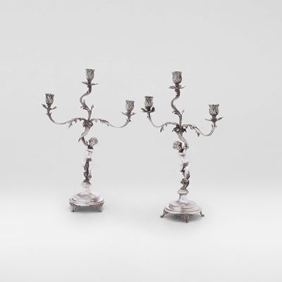 Argenteria artistica italiana, Coppia di candelabri a tre fiamme di gusto neobarocco