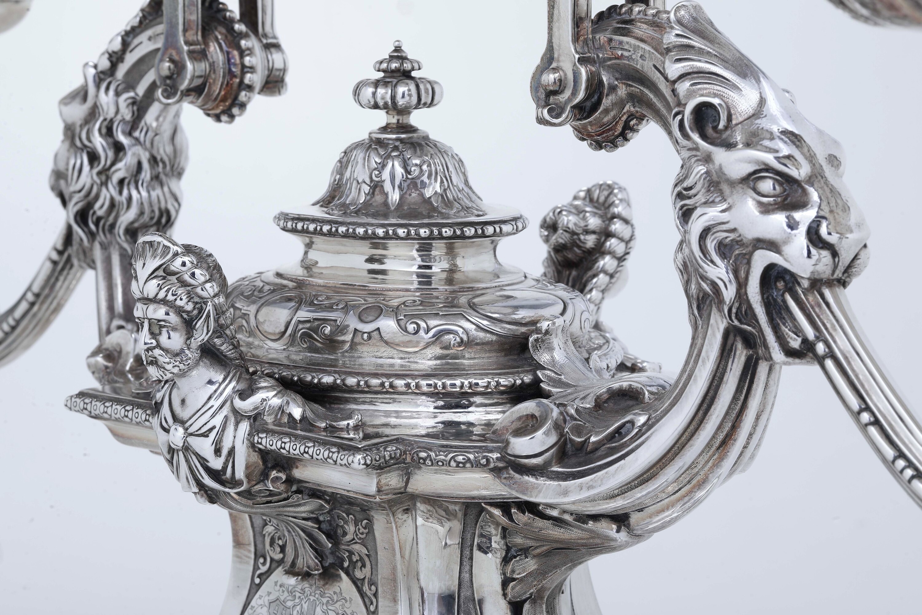 Robert Garrard, Surtout de table in argento 925 con marchi londinesi del 1875