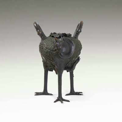 Giappone (periodo Meiji, 1868-1912), Incensiere tripode in bronzo raffigurante cigni