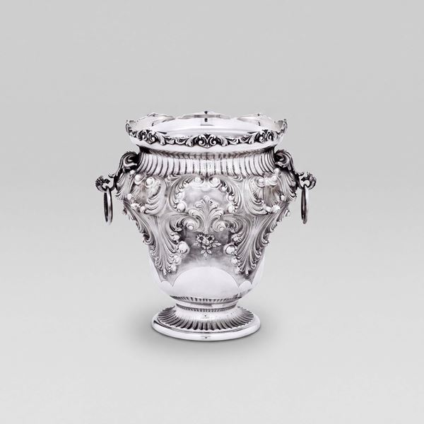 Grande porta champagne. Argenteria artistica italiana del XX secolo.