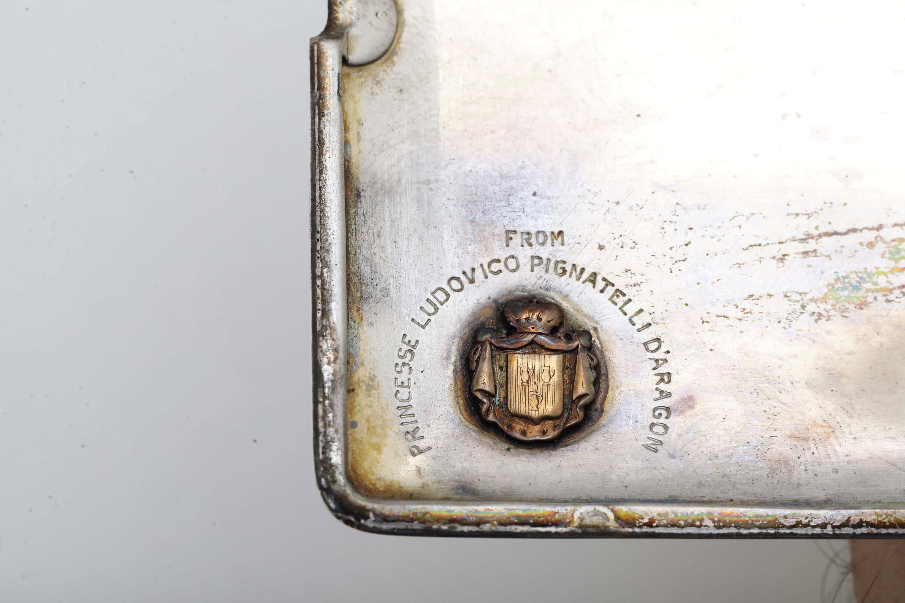 Oreficeria italiana, Porta sigarette in argento sterling e oro, inizi del XX secolo (1911)