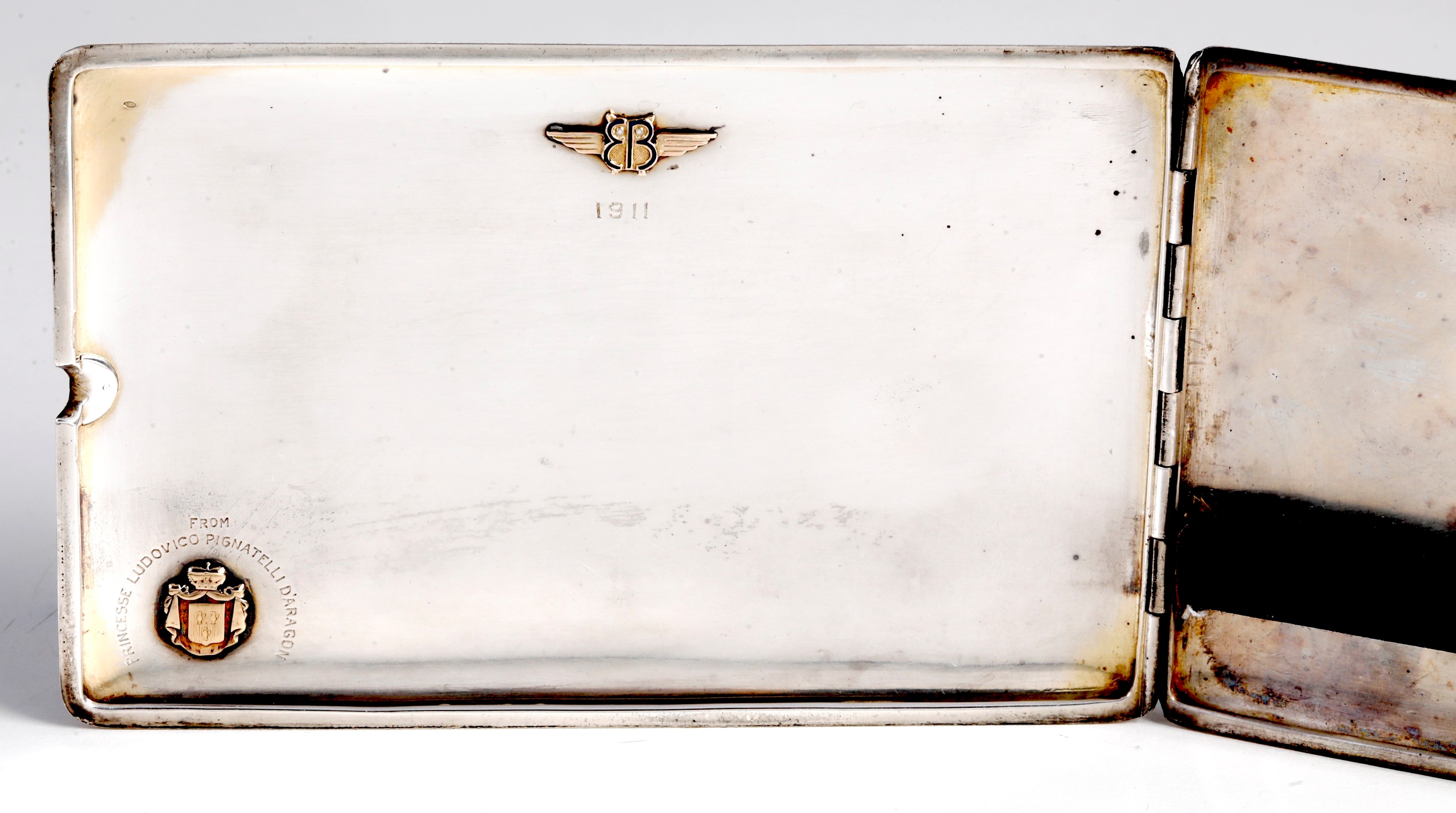 Oreficeria italiana, Porta sigarette in argento sterling e oro, inizi del XX secolo (1911)