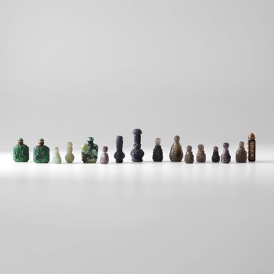 Cina, Snuff bottle in giada e pietre dure, XX secolo