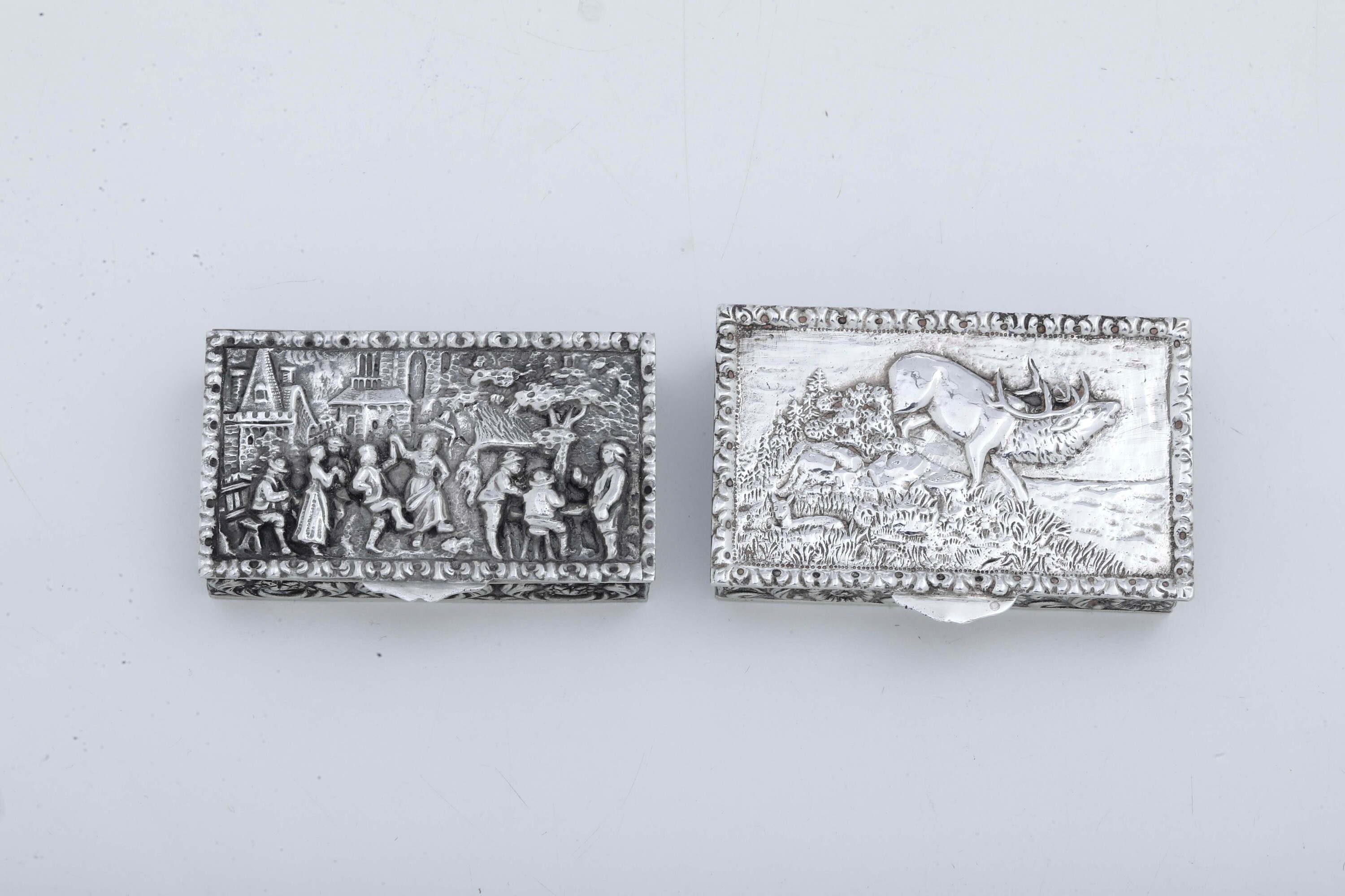 Oggetti vari da tavola in argento e vetro, XX secolo (portauovo, cucchiaino, scatole, posacenere)