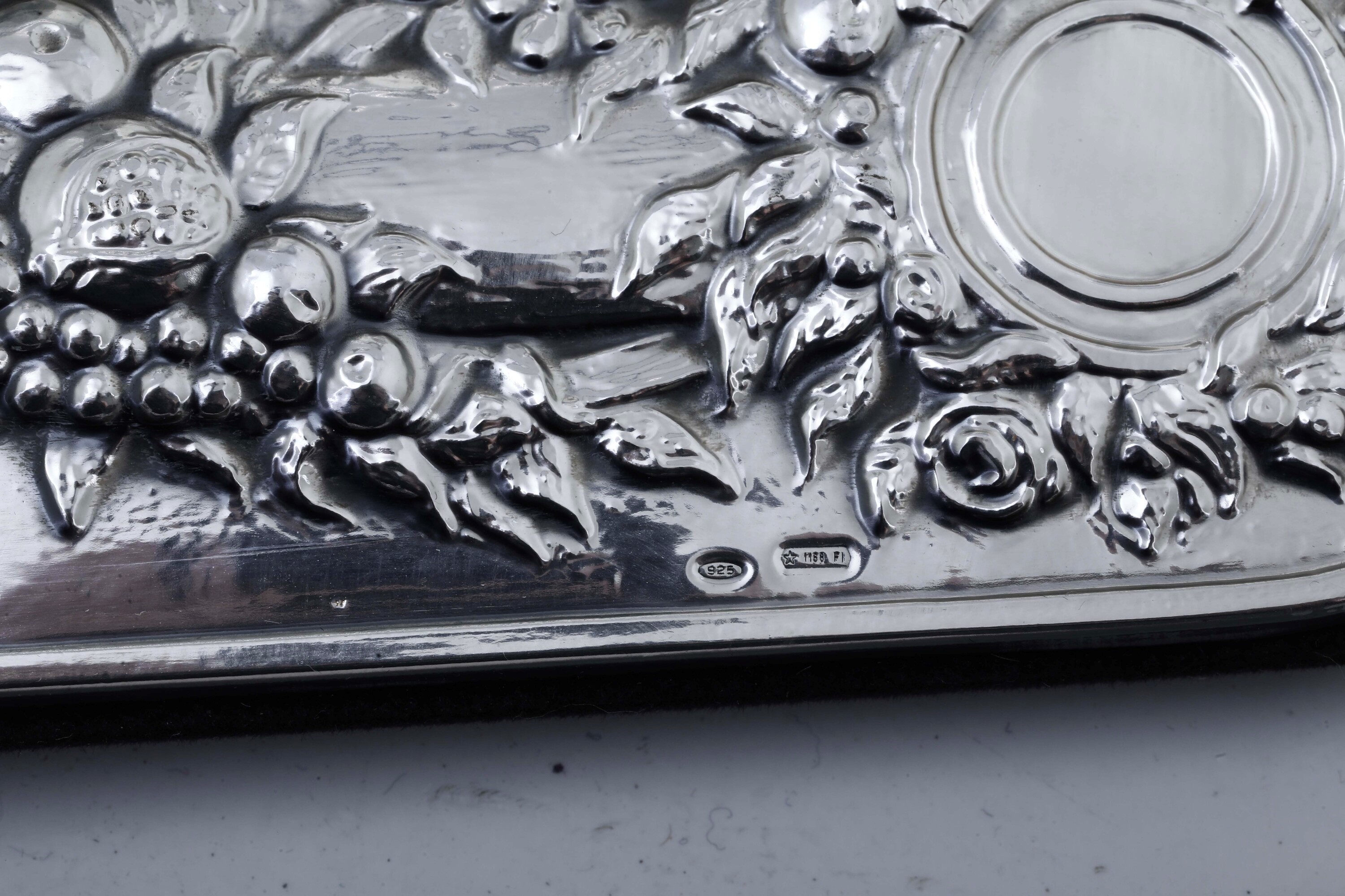 Argenteria italiana del XX secolo, Due cornici portafotografie in argento 925