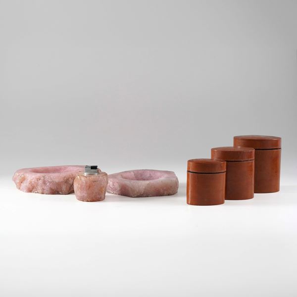 Un set da fumo e uno di scatole a matrioscka. XX secolo