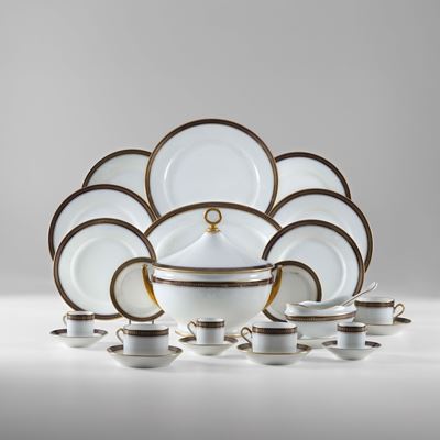 Ginori, Servizio di piatti in porcellana bianca e blu con decoro in oro (seconda metà del XX seco...
