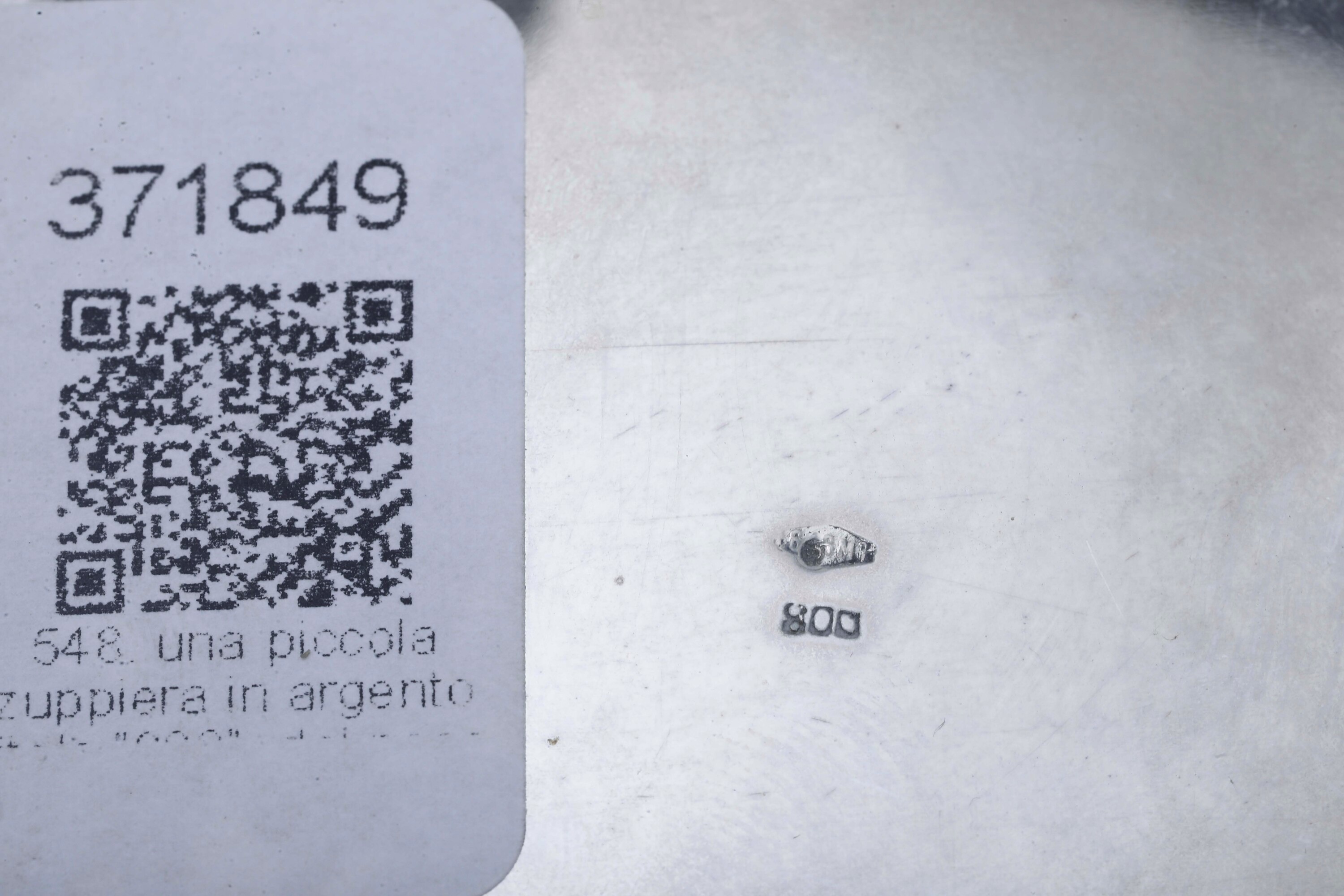 Argenteria italiana del XX secolo, Ecuelle con coperchio di gusto Impero