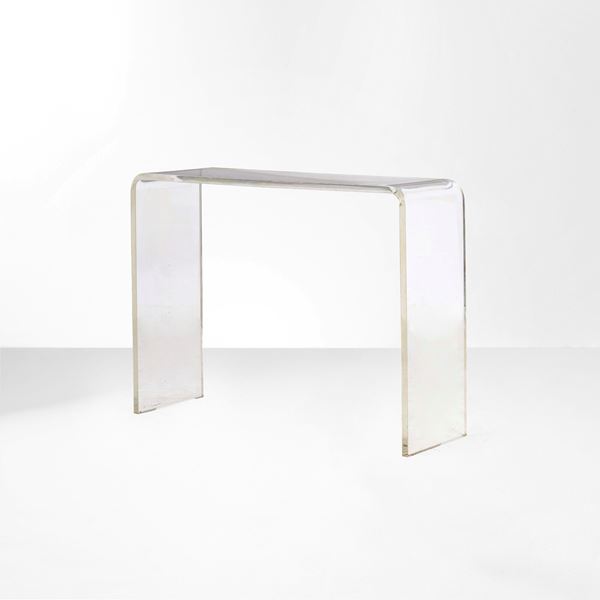 Console in plexiglass