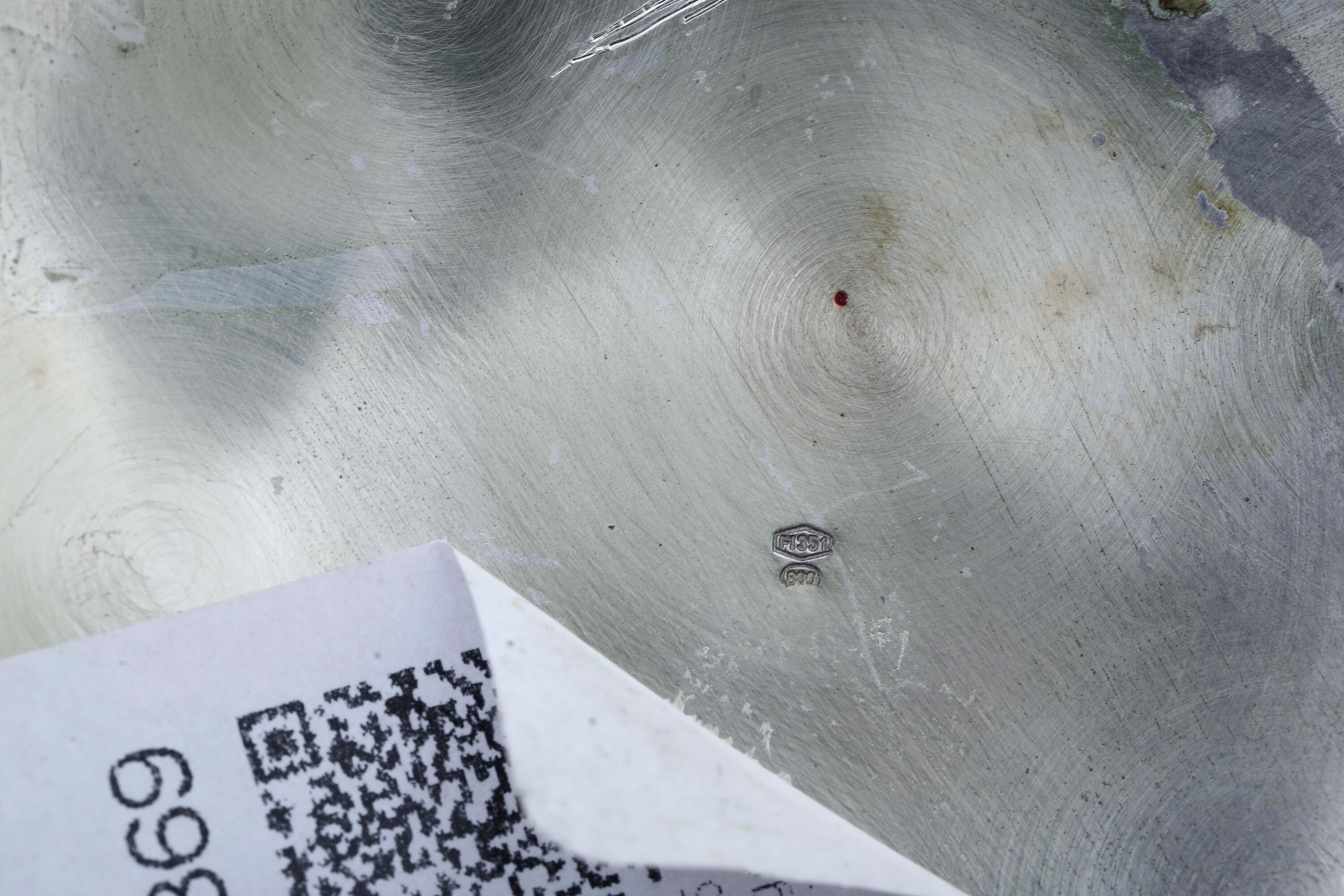 Argenteria italiana del XX secolo, Lotto composto da due vasi uniflore e un piattino in argento f...