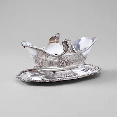 Messula (argentiere), Salsiera in argento fuso e sagomato, stile neobarocco