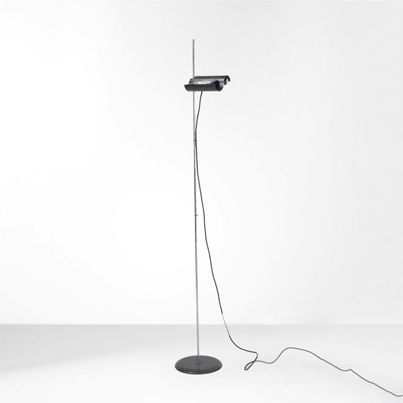 Lampada piantana in metallo cromato. XX secolo  - Asta Gioielli, argenti, arredi e oggetti d'arte. Un lascito per finalità benefiche - II - Cambi Casa d'Aste
