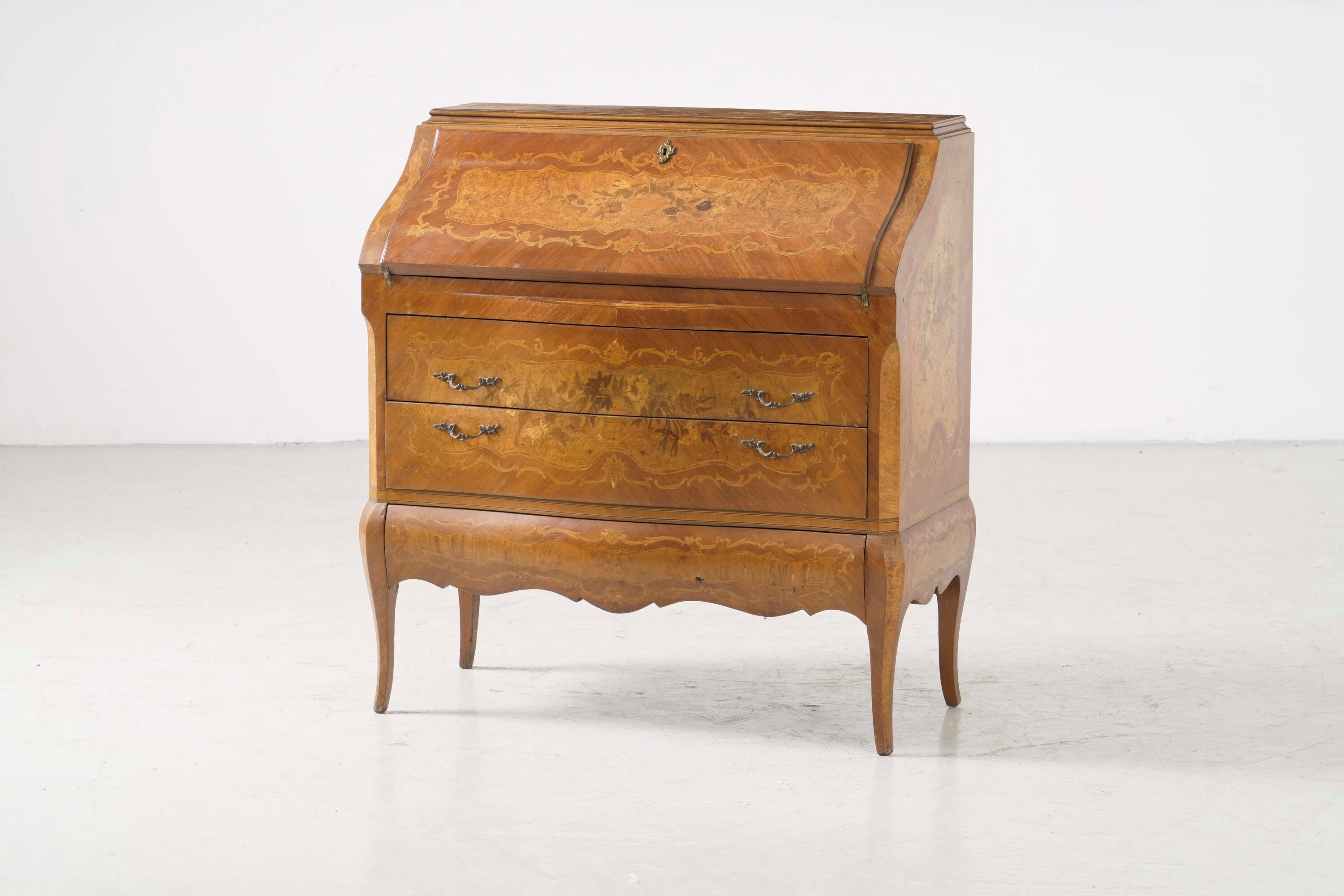 Ribalta settecentesca, legno lastronato e intarsiato, XX secolo