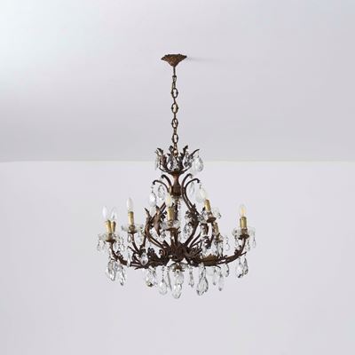 Lampadario a gocce, struttura in metallo con decoro a foglie, XX secolo