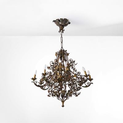 Lampadario a otto luci, lamierino dorato (XX secolo)