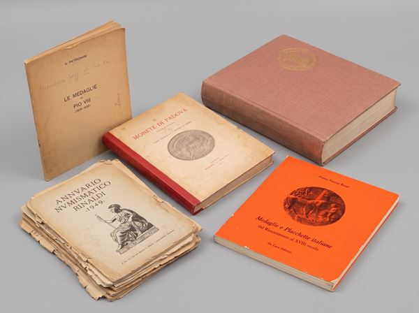 ZECCHE ITALIANE E MEDAGLISTICA. Lotto di cinque libri.