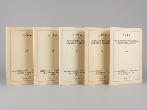 NUMISMATICA ARS CLASSICA NAC. Lotto di cinque cataloghi d’asta.