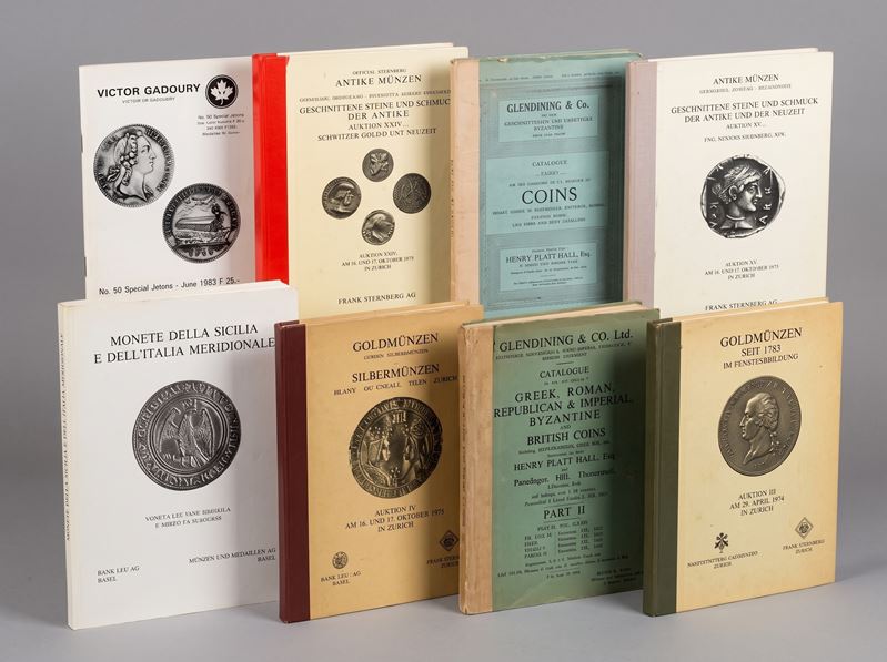 Lotto di otto cataloghi d’asta, raccolte collezionistiche e numismatica (XX secolo)