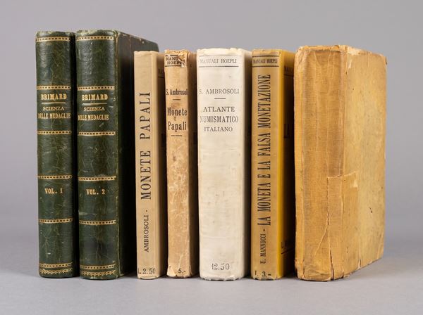Lotto di sette libri di piccolo formato.