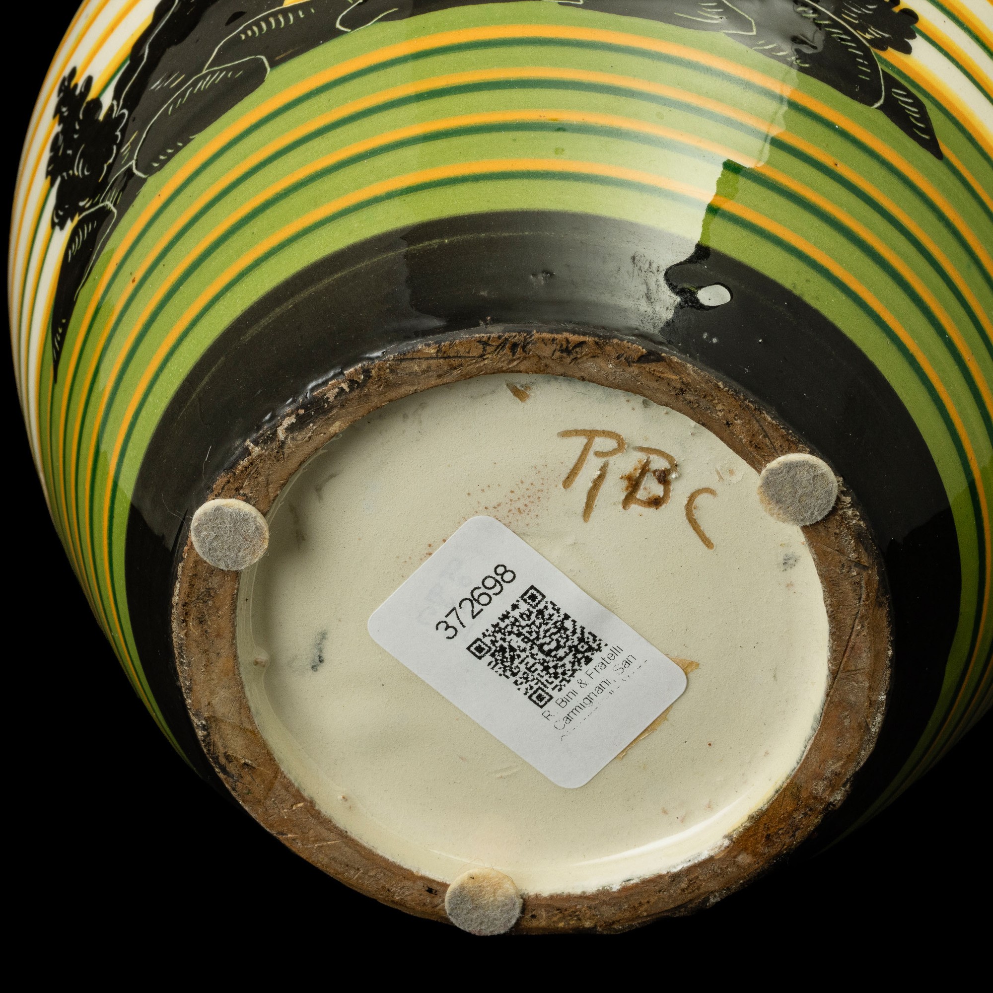 R. Bini & Fratelli Carmignani, Vaso in ceramica con decoro di paesaggi su fondo policromo