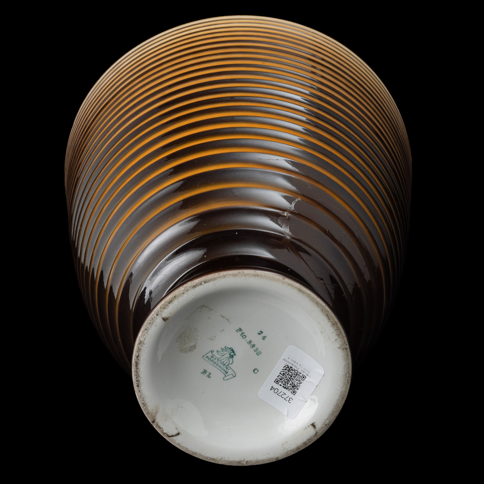 Galvani, Pordenone, Vaso a campana con decoro a costolature dipinte all’aerografo (ceramica)