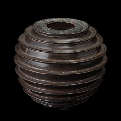 Vaso sferico in ceramica a costolature estroflesse, La Casa dell’Arte, Albisola, 1930 ca.