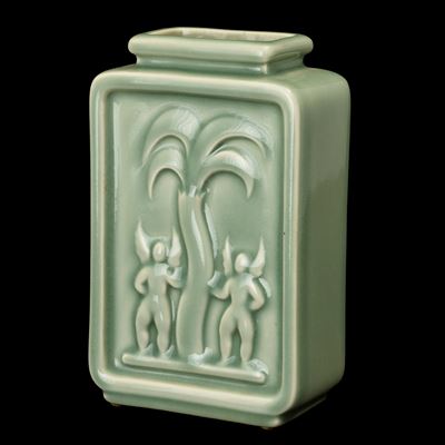 Pittoria di Doccia: vaso rettangolare in porcellana smaltata celadon (Sesto Fiorentino, ca. 1930)