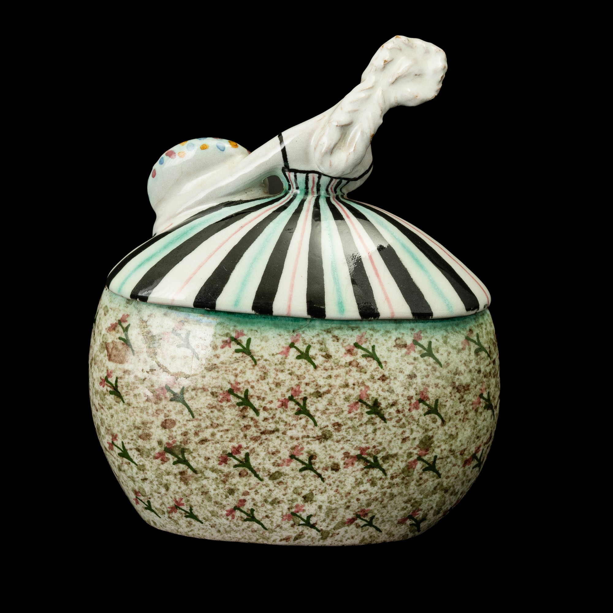 Francesco Nonni - Faenza, scatola bomboniera a forma di damina in maiolica policroma
