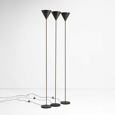 Tre lampade da terra mod. LTE5 “Imbuto”, struttura in metallo, ottone e alluminio laccato