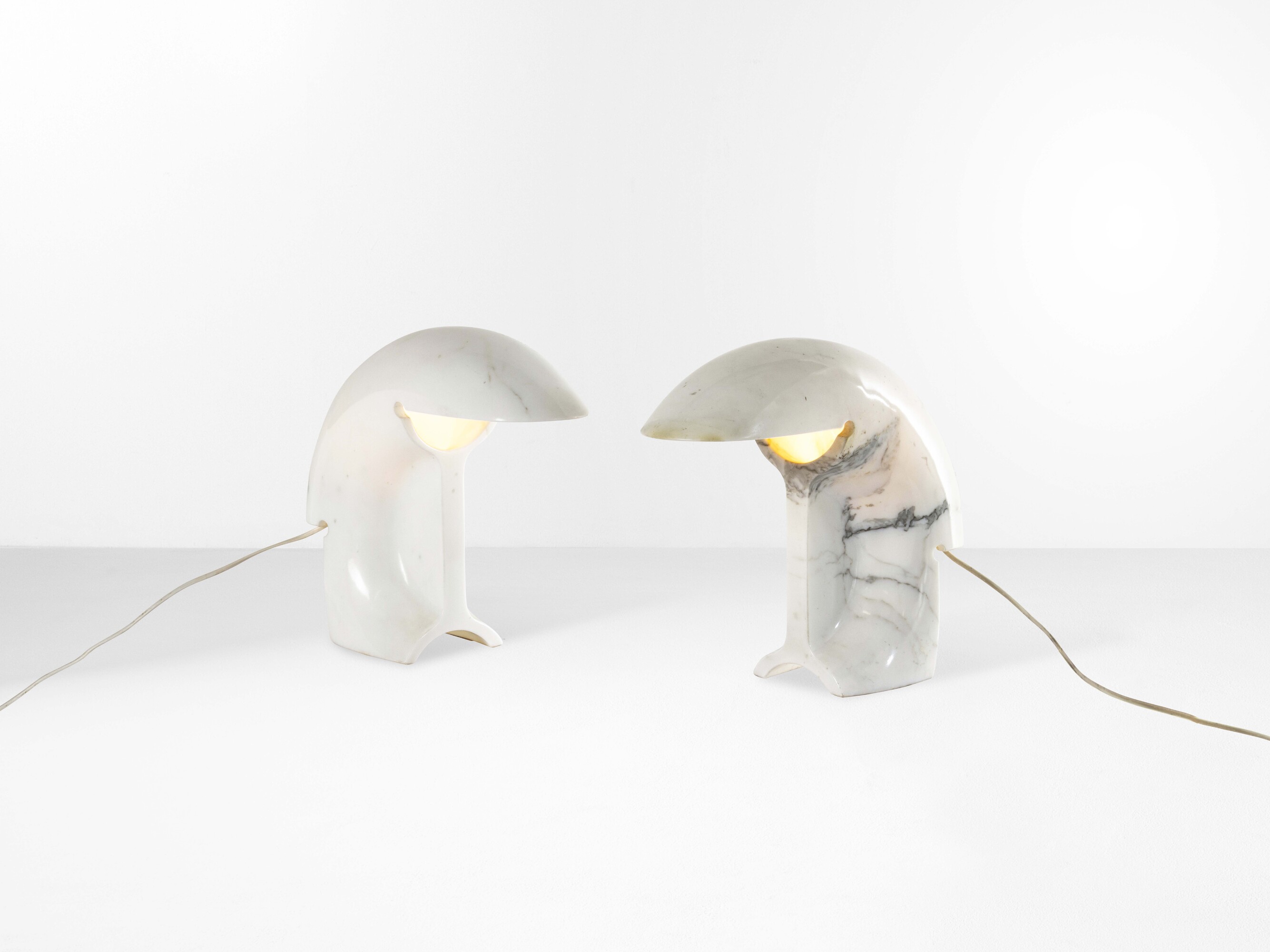 Tobia Scarpa - Due lampade da tavolo mod. Biagio, marmo bianco di Carrara