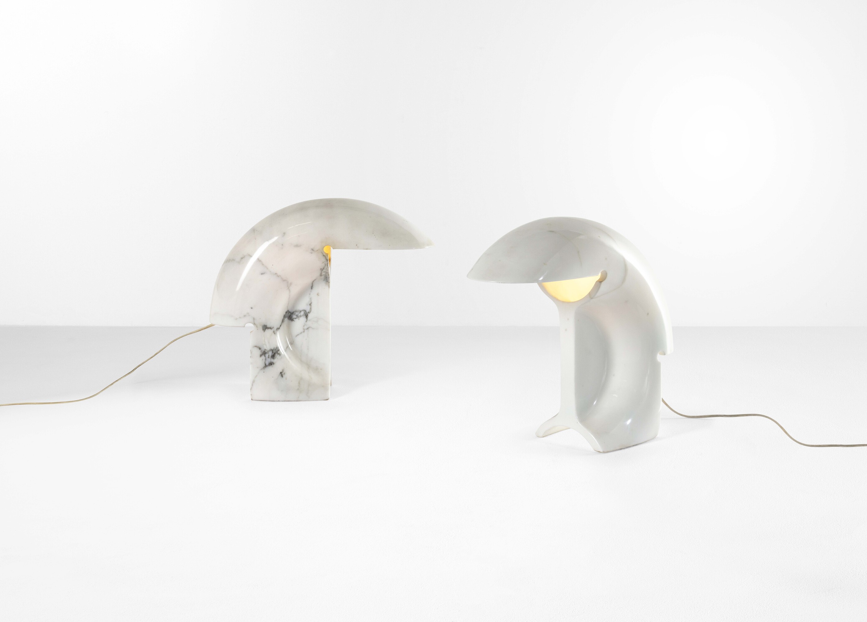 Tobia Scarpa - Due lampade da tavolo mod. Biagio, marmo bianco di Carrara