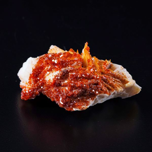 Vanadinite on Barite