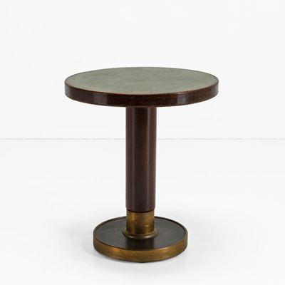 Tavolo occasionale in legno con rivestimenti in linoleum e dettagli in ottone