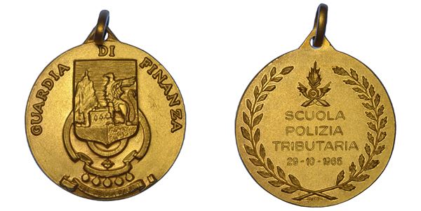 VARIE. Medaglia in oro 29-10-1965. Guardia di Finanza.