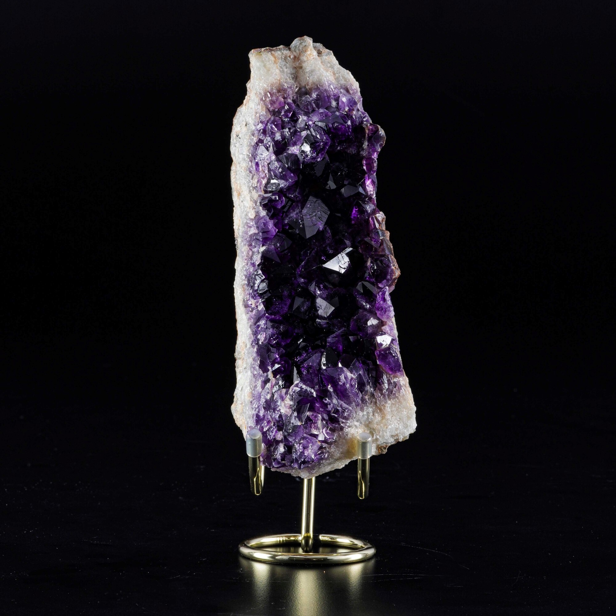 Ametista, cluster di cristalli viola intenso (quarzo, origine Rio Grande do Sul, Brasile)