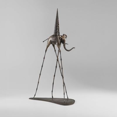 Elefante spaziale in bronzo