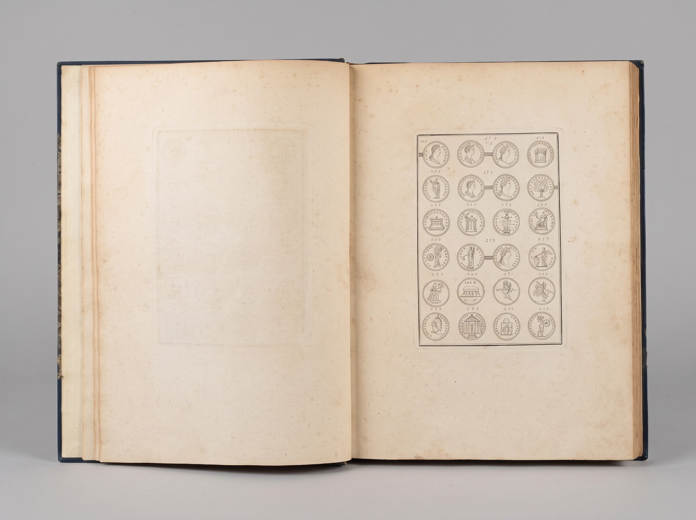 Caylus, A. C. P. de, Numismata Aurea Imperatorum Romanorum e Cimelio Regis Christianissimi