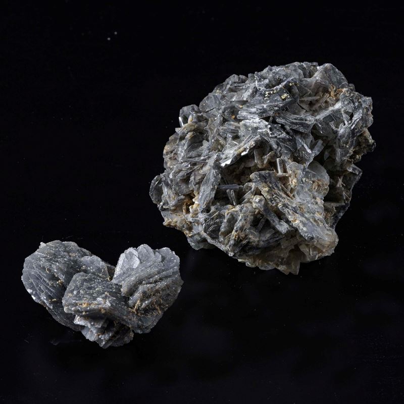 Barite blu romena (?), BaSO4, solfato di bario, due pezzi