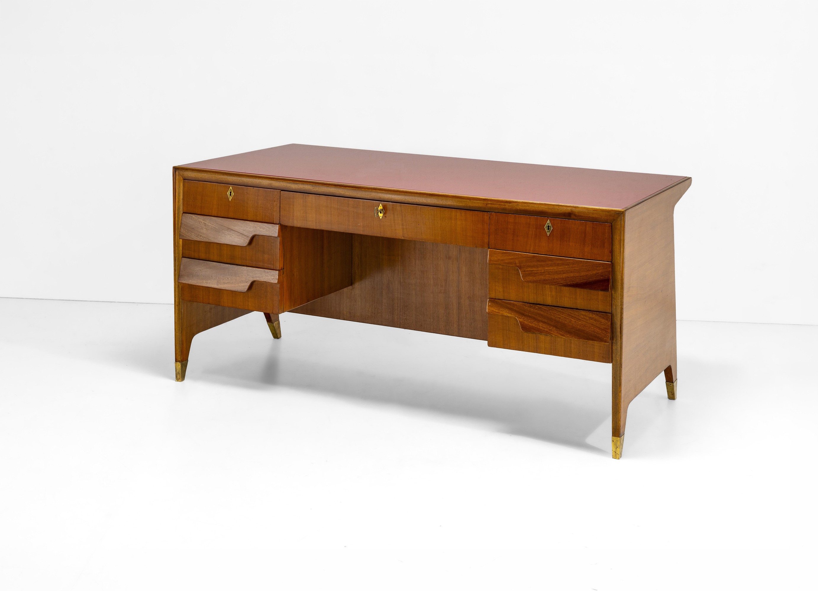 Gio Ponti - Scrivania in legno con piano in cristallo retrodipinto e dettagli in ottone