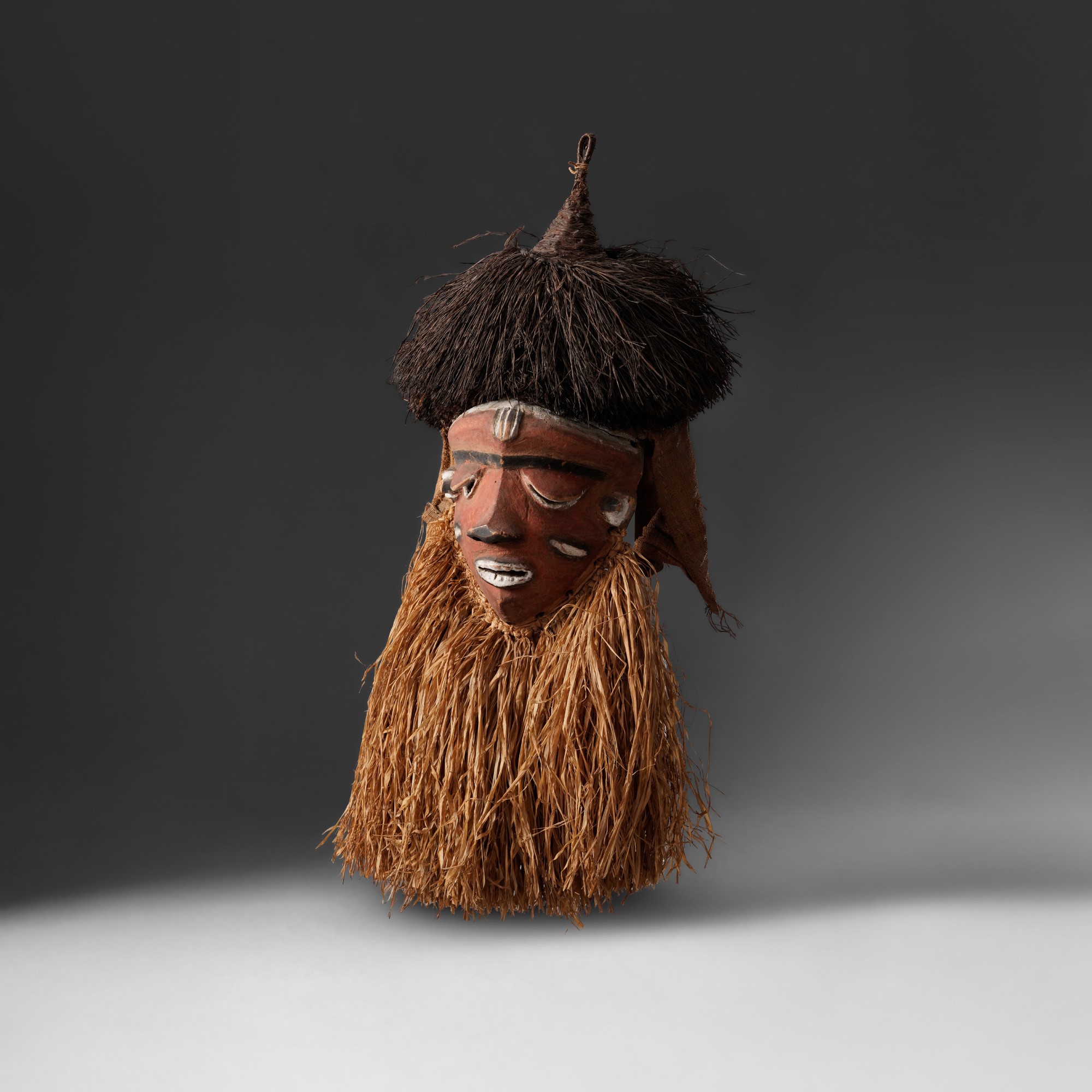 Maschera, Repubblica Democratica del Congo (Pende), legno, pigmenti e fibre vegetali
