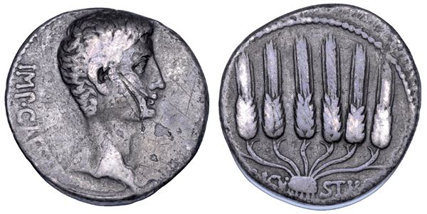 OTTAVIANO AUGUSTO, 27 a.C. - 14 d.C. Cistoforo, anni 27-26 a.C. Pergamo.